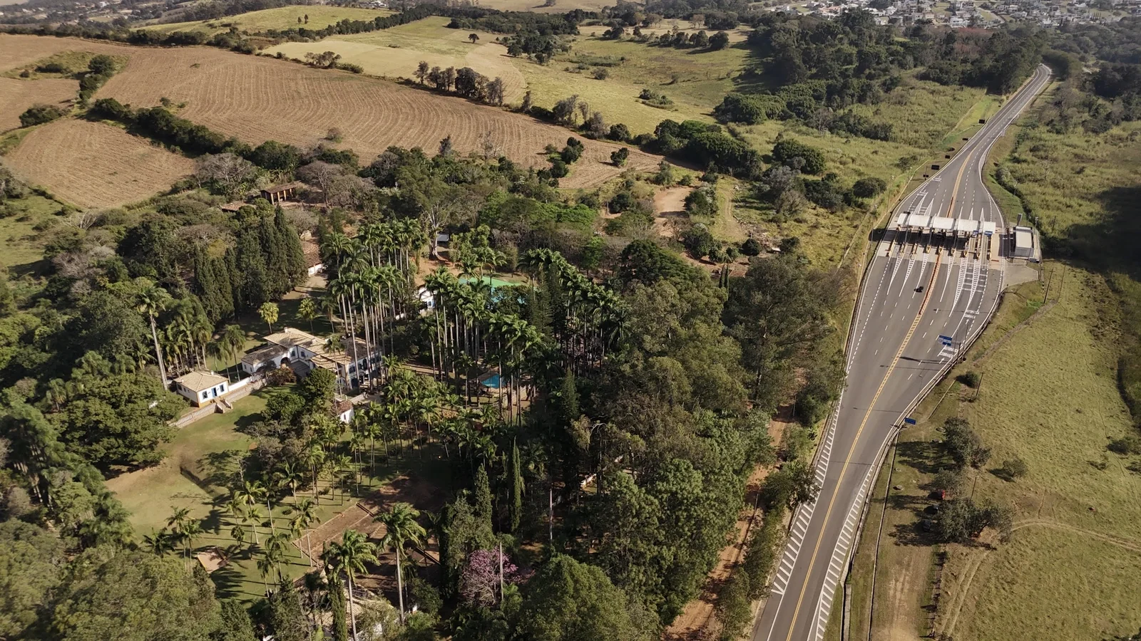 Vista aérea da Fazenda Santa Barbara e do acesso em Itatiba