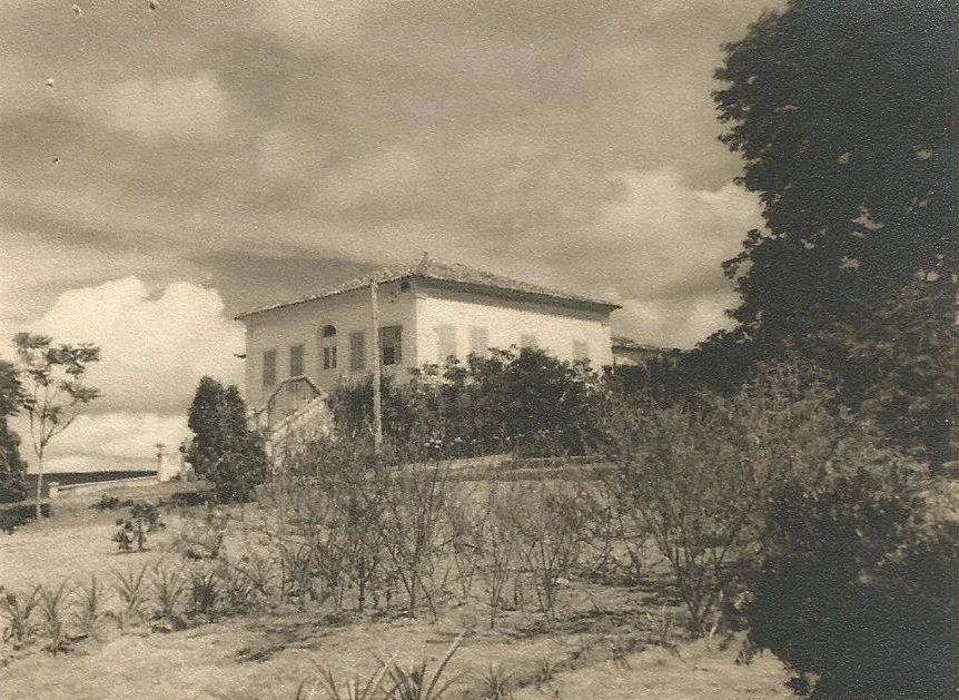 Fachada histórica da Fazenda Santa Barbara